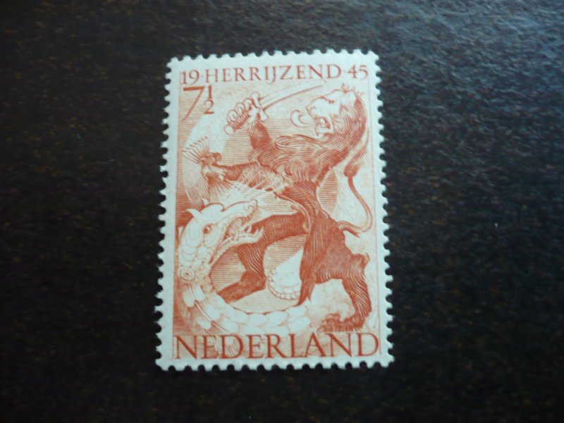 Stamps - Netherlands - Scott# 277 - Mint Never Hinged Set of 1 Stamp