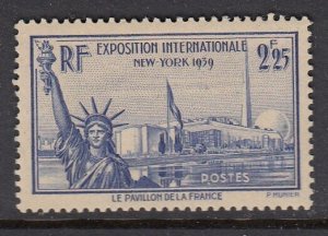 France 372 New York Exposition 1939 mint