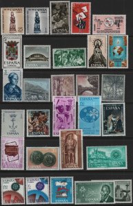 SPAIN LOT OF 29 DIFFERENT MLH F/VF STAMPS