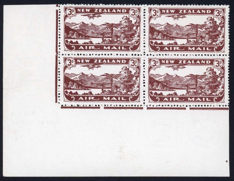 New Zealand SG548a 1931 Air 3d Perf 14 x 15 Corner Block 3 x U/M Cat 520++ Poun 