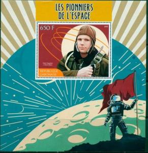 GABON SHEET SPACE COSMONAUTS GAGARIN