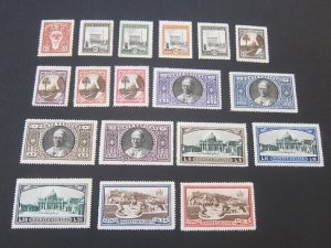 Vatican 1933 Sc 19-34,E3-4 set (MH22,27,Rest MNH)