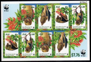 Fiji 800a - Mint-NH - Fijian Monkey-faced Bats Souvenir Sheet (1997) (cv $15.50)