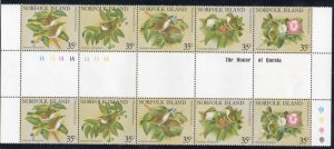 Norfolk Islands Sc 287 1981 birds stamp gutter pairs mint NH