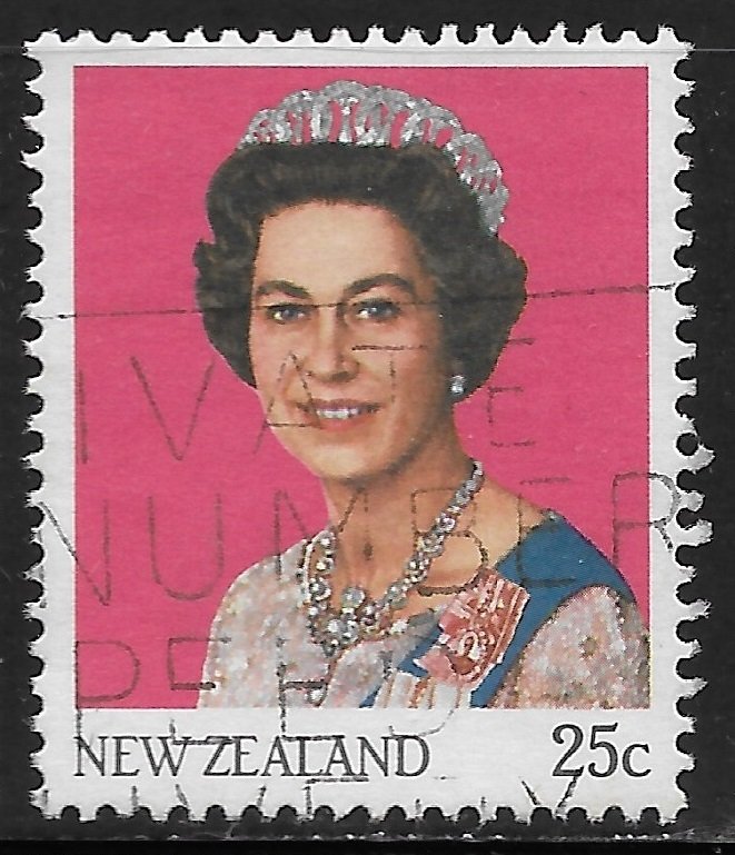 New Zealand #828 25c Queen Elizabeth II