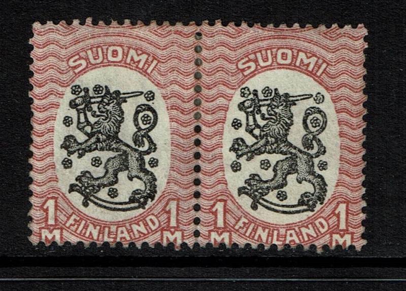 Finland SC# 101, Pair, Mint Hinged, Hinge Remnant - S2434