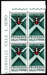 Italy 725 - MNH - Corner Block of 4