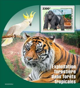 NIGER - 2022 - Rain Forest Logging - Perf Souv Sheet #1 - Mint Never Hinged