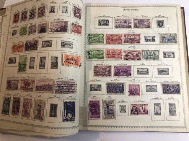 The New World Wide Postage Stamp Album Lots Of Old Stamps