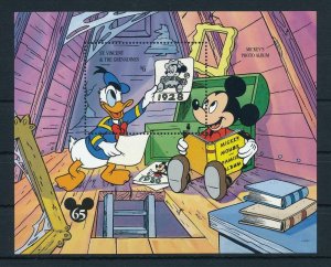 [23300] St. Vincent 1994 Disney 65th Birthday Mickey with photo album MNH