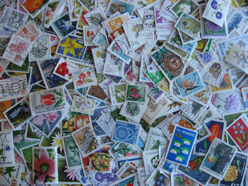 250 flowers topical stamps, few duplicates, mixed condition