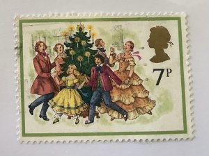 Great Britain 1978 Scott 847 used - 7p, Carolers around Christmas Tree