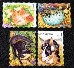 Malaysia The Tame Wild 2002 Rabbit Gold Fish Marine Life Pufferfish (stamp MNH