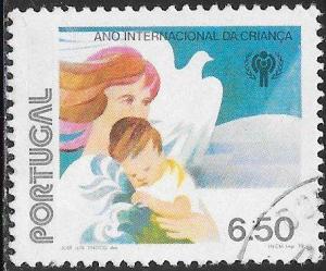 Portugal 1425 Used - ‭Year of the Child - ‭Mother, Infant, Dove