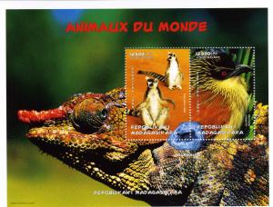 Malagasy 1999 Primate White LEMUR & Reptile Chamaleon Sheet Perforated Mint (NH)