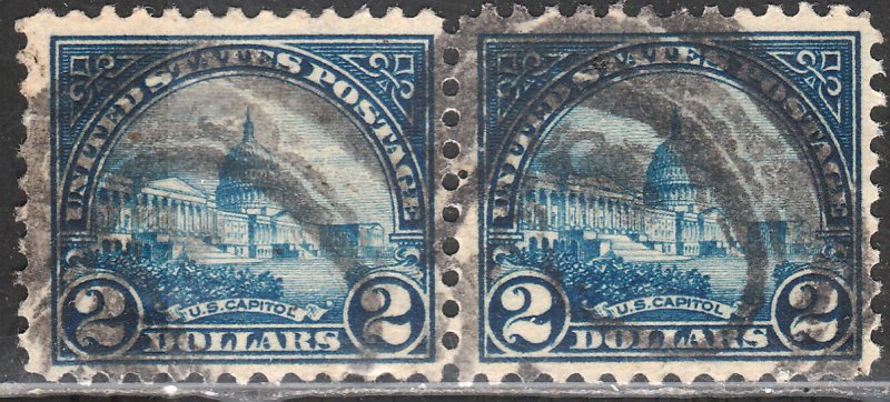 U.S. 572(2), $2 CAPITOL, HORIZONTAL PAIR. USED F-VF. (5A)