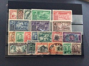 New Zealand vintage stamps on stock card Ref 57846