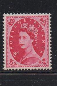 Great Britain Sc 327 1956 8d bright rose QE II stamp mint NH