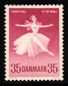 Denmark #422    MNH