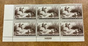 RW9  Duck 1942  Migratory Bird Hunting Plate Block of 6  VF Never Hinged