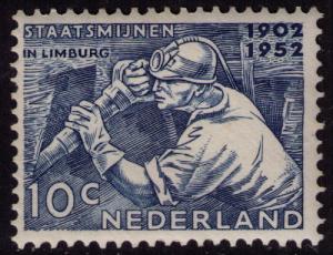 Netherlands # 331  Mint  VF NH Cat $ 2.50