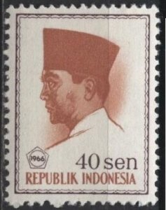 Indonesia 677 (mnh) 40s Pres. Sukarno, sepia & red brn (1966)