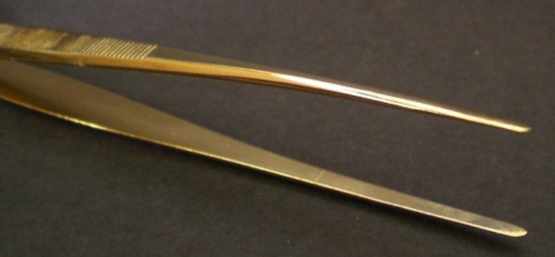 Showgard GOLD Tong #902G Point Tip 6 Professional Length w/ Yellow Plastic Case