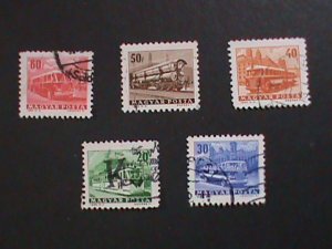 ​HUNGARY- -VERY OLD FAMOUS HISTORIC BUILDINGS   SET USE STAMPS VERY FINE