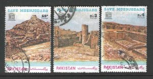 Pakistan 395-399  Used SC:$2.80