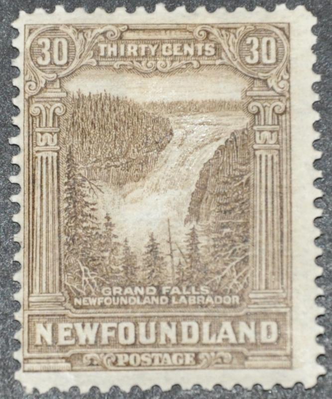 DYNAMITE Stamps: Newfoundland Scott #182 (cr.gum)  MINT hr