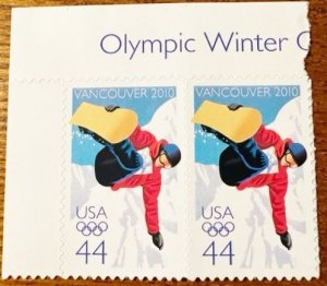 US # 4436 Snowboarder pair 44c 2010 Mint NH