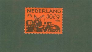 NETHERLANDS B335 MH BIN $3.25