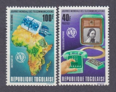 1972 Togo 927-928 Satellite / UIT 3,60 €