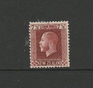 New Zealand 1915/30 7 1/2d Red Brown P14 MM SG 426