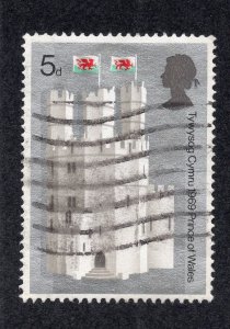 Great Britain 1969 5p Castle, Scott 596 used, value = 25c