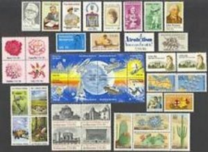 U.S COMMEMORATIVE YEAR SET 1981 42 STAMPS 1874-1879 & 1910-1945 MNH