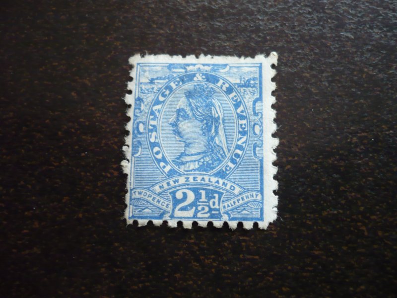 Stamps - New Zealand - Scott# 68 - Used Part Set of 1 Stamp - Ad on Back