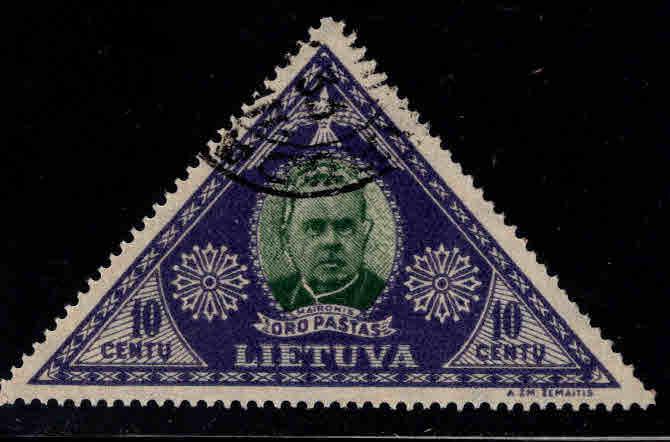 LITHUANIA Scott C76 triangular airmail stamp