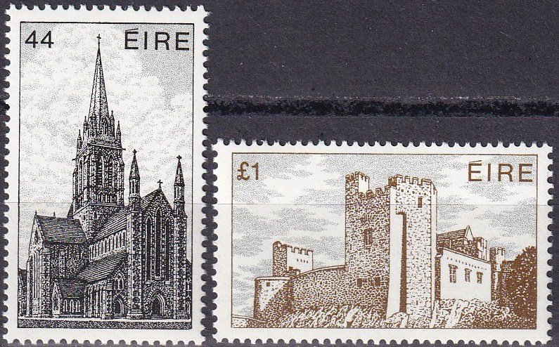 Ireland #553, 555  MNH CV $9.75  (Z5534)