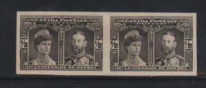 Canada #96a XF Mint Imperf Pair