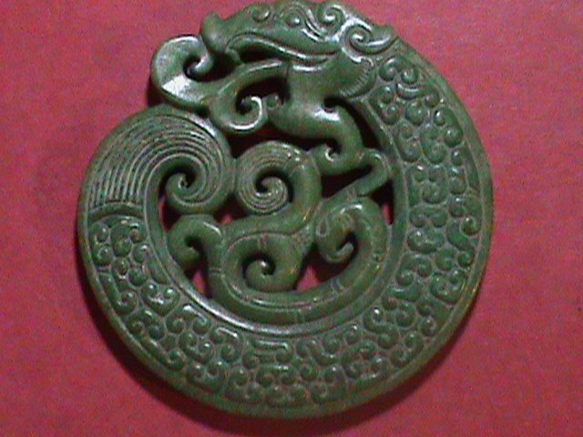 VERY OLD GREEN JADE PENDENT DOUBLE SIDE HAND CRAFT DRAGONS VERY HARD TO FIND