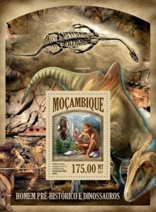 2013 MOZAMBIQUE MNH.  PREHISTORIC MAN AND DINOSAURS  |  Scott Code: 3003