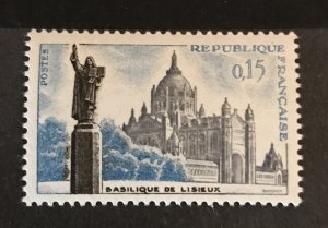 France 1960 #972, Basilica,MNH.