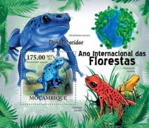 Mozambique - Frogs on Stamps -  Stamp Souvenir Sheet 13A-571