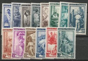 Italy 549//565 MNH short set CV $36.60