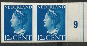 Netherlands # 219  Queen Wilhelmina  12½c - Imperf. pair (1) Mint NH