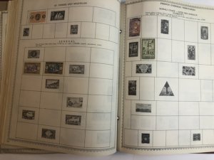 The New World Wide Postage Stamp Album Lots Of Old Stamps