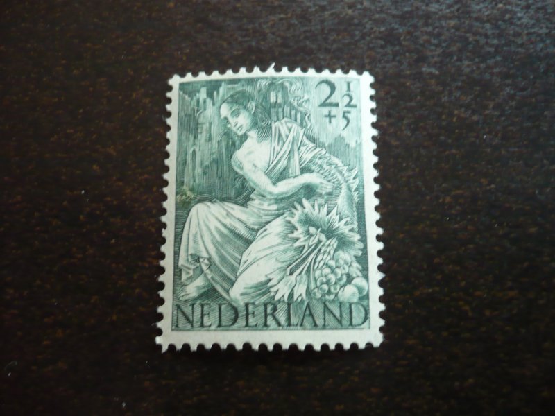 Stamps - Netherlands - Scott# B160 - Mint Never Hinged Part Set of 1 Stamp