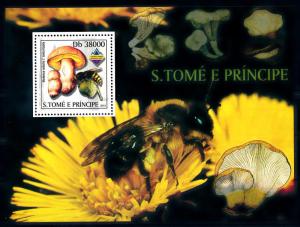 [68769] Sao Tome & Principe 2003 Mushrooms Pilze Champignons Wasp Sheet MNH