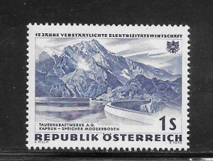 Austria #676 MH Single